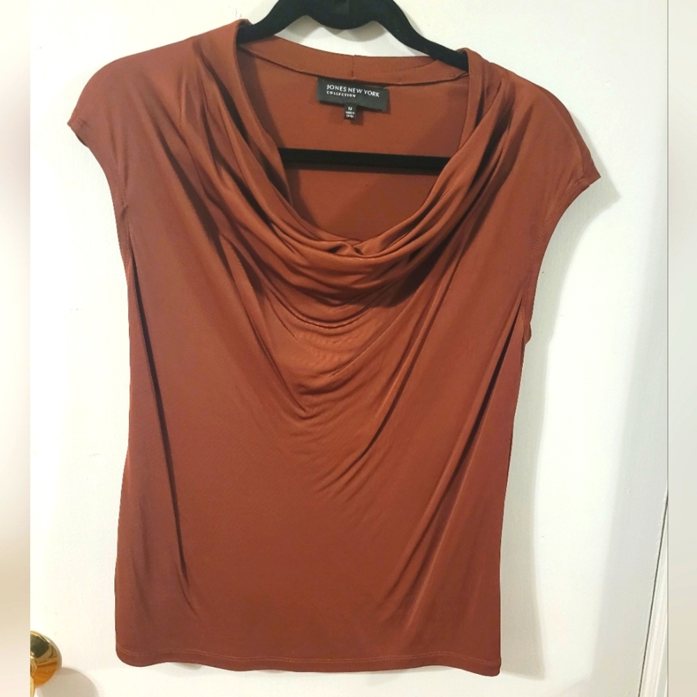 Sleeveless blouse. Jones of New York